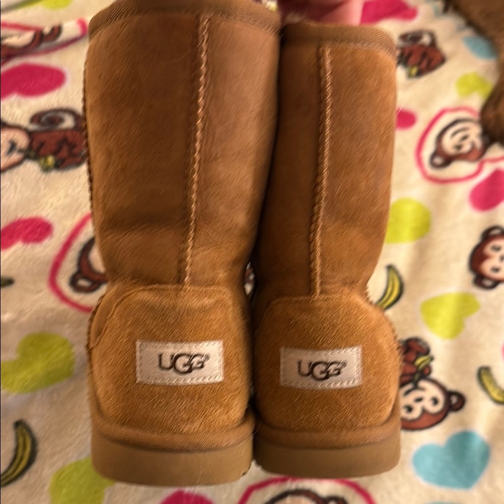 Ugg- mid calf boot